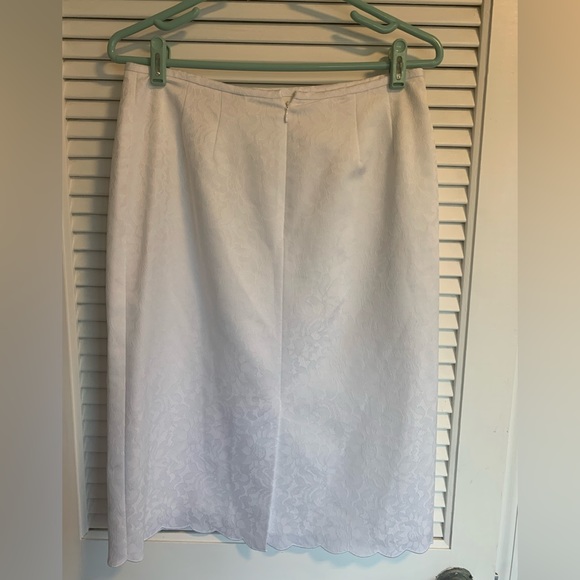 Le Suit women’s white 2 piece skirt suit scalloped trim size 10 - Picture 8 of 9